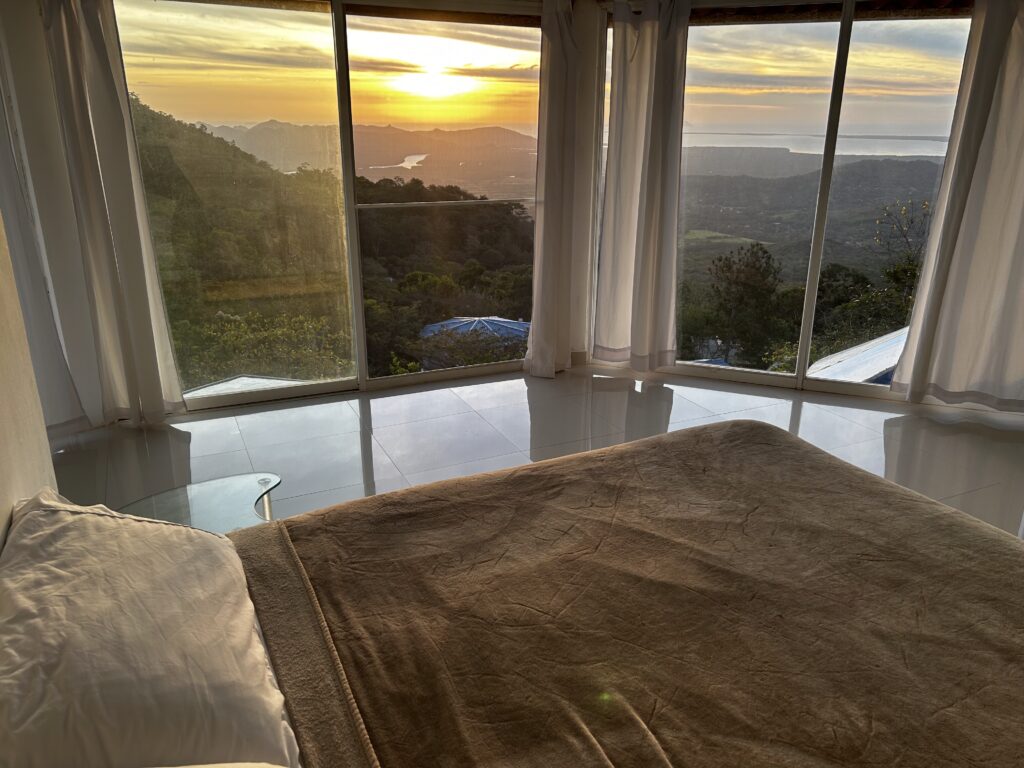 Vida Lotus King Suite Amanecer